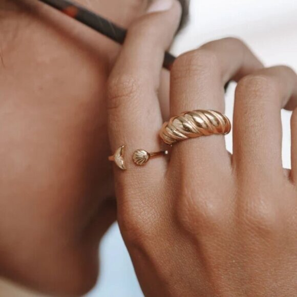 Chunky Gold Ring Waterproof Statement Ring Croissant Shape Ring Non-Tarnish CUTE - Picture 1 of 11